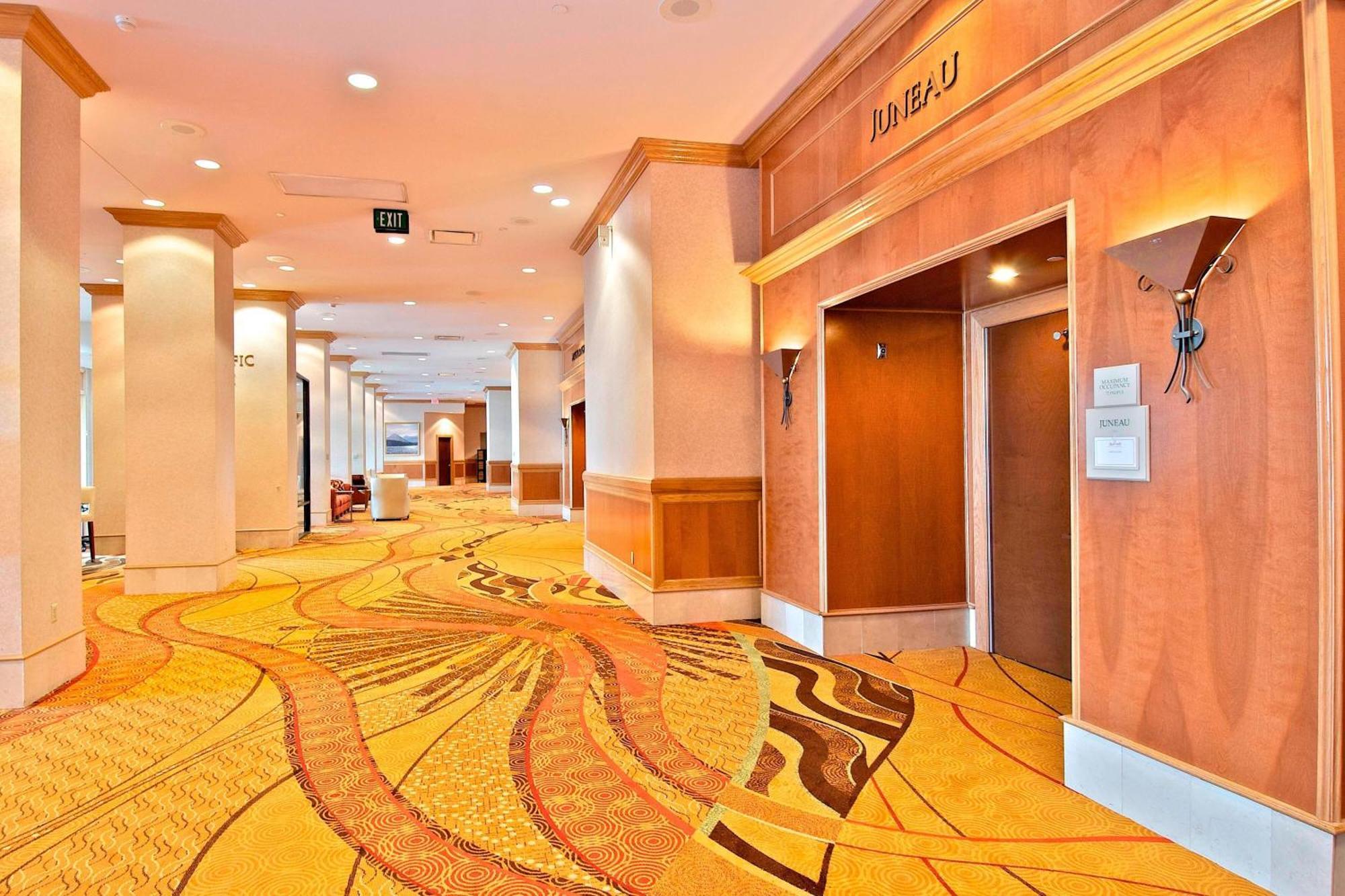 Marriott Anchorage Downtown Hotel Exterior photo